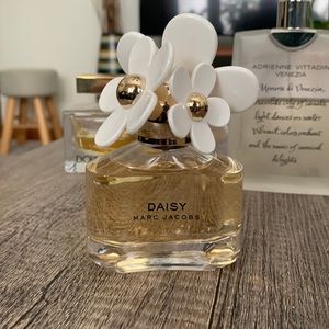 Marc Jacobs Daisy perfume
